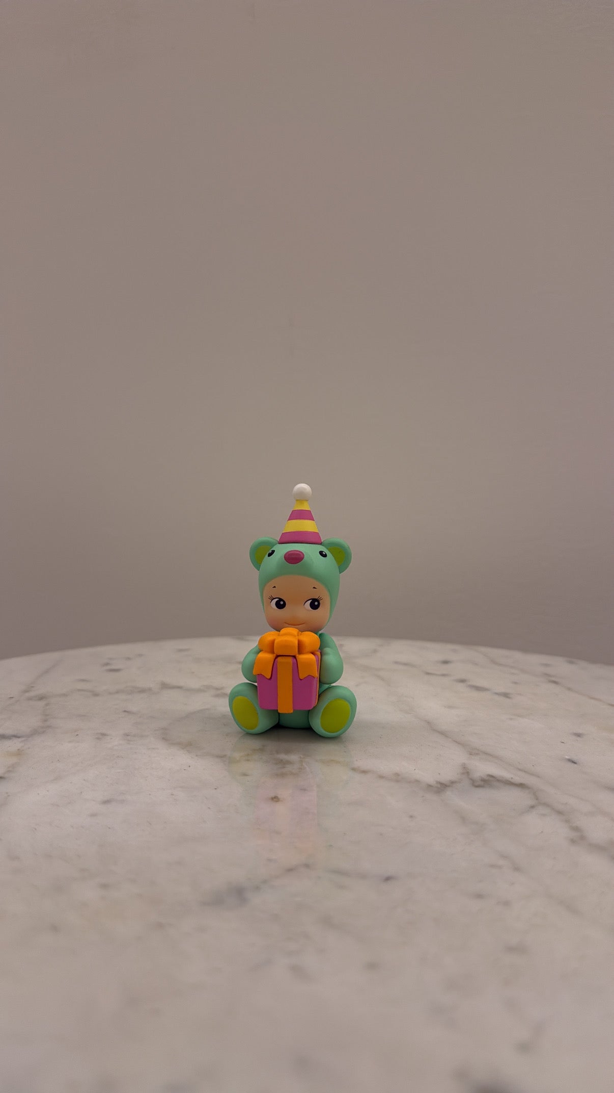 Sonny Angel Birthday Gift Bear Series -Present Hug ( Open Box )